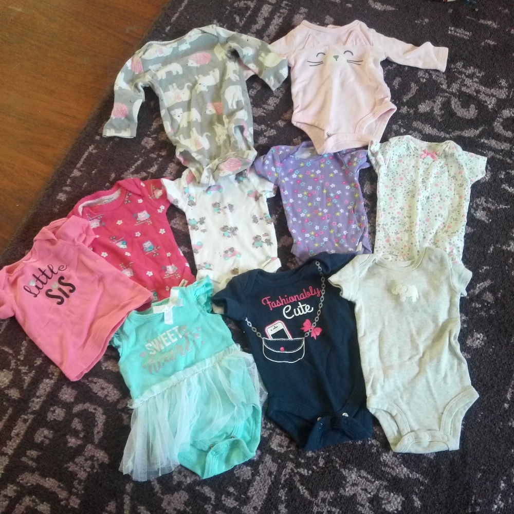 Lot of newborn girls